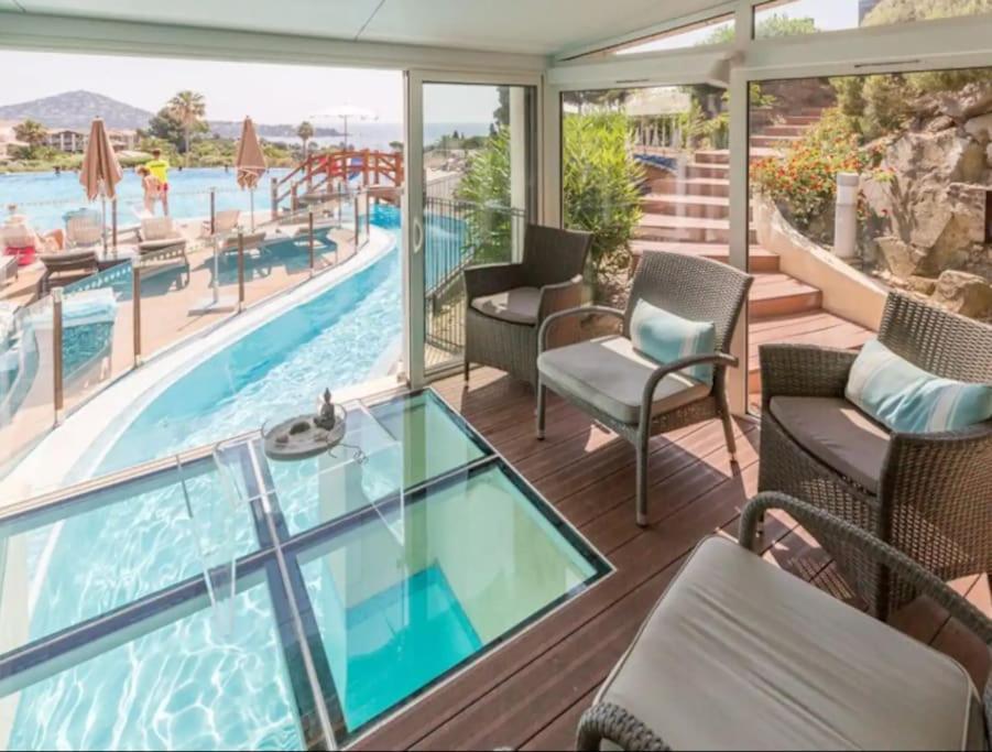Village Cap Esterel, Piscine, Plage Saint-Raphaël Екстериор снимка