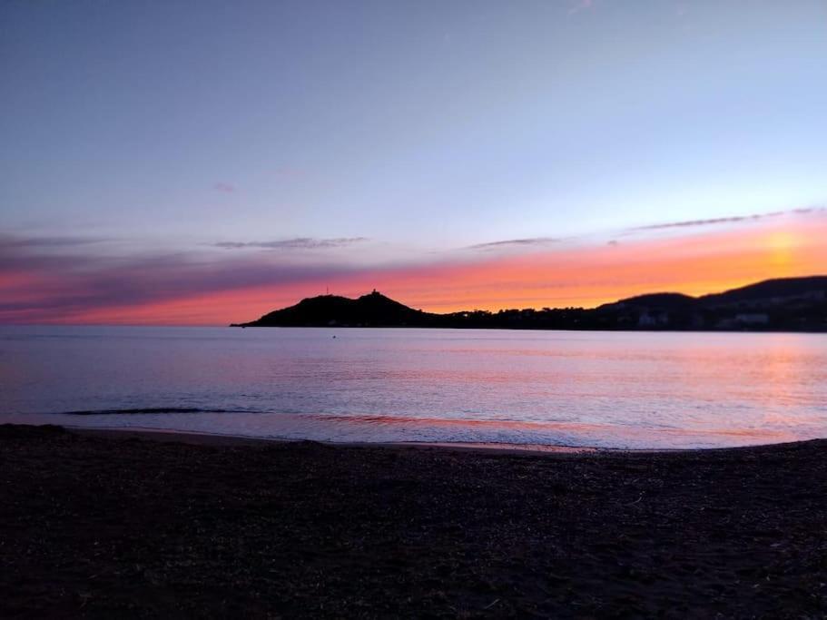 Village Cap Esterel, Piscine, Plage Saint-Raphaël Екстериор снимка
