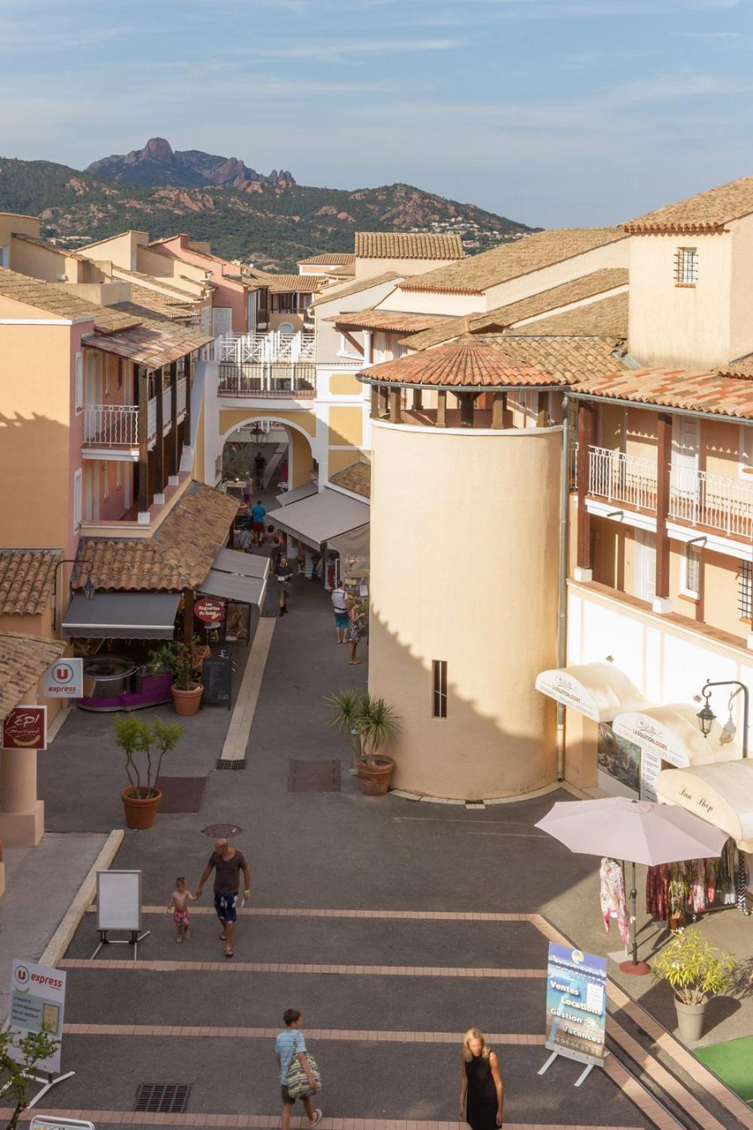 Village Cap Esterel, Piscine, Plage Saint-Raphaël Екстериор снимка