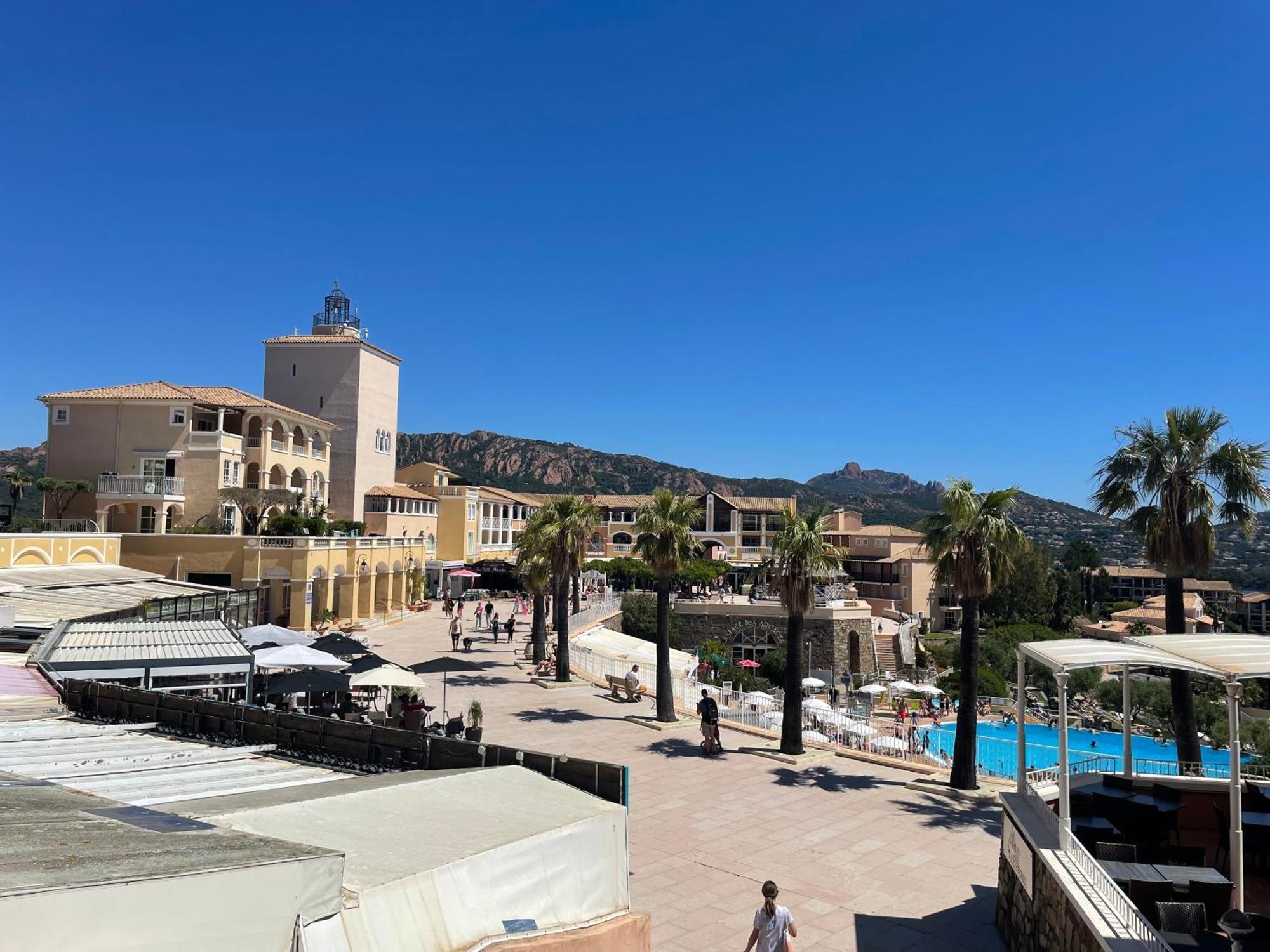 Village Cap Esterel, Piscine, Plage Saint-Raphaël Екстериор снимка