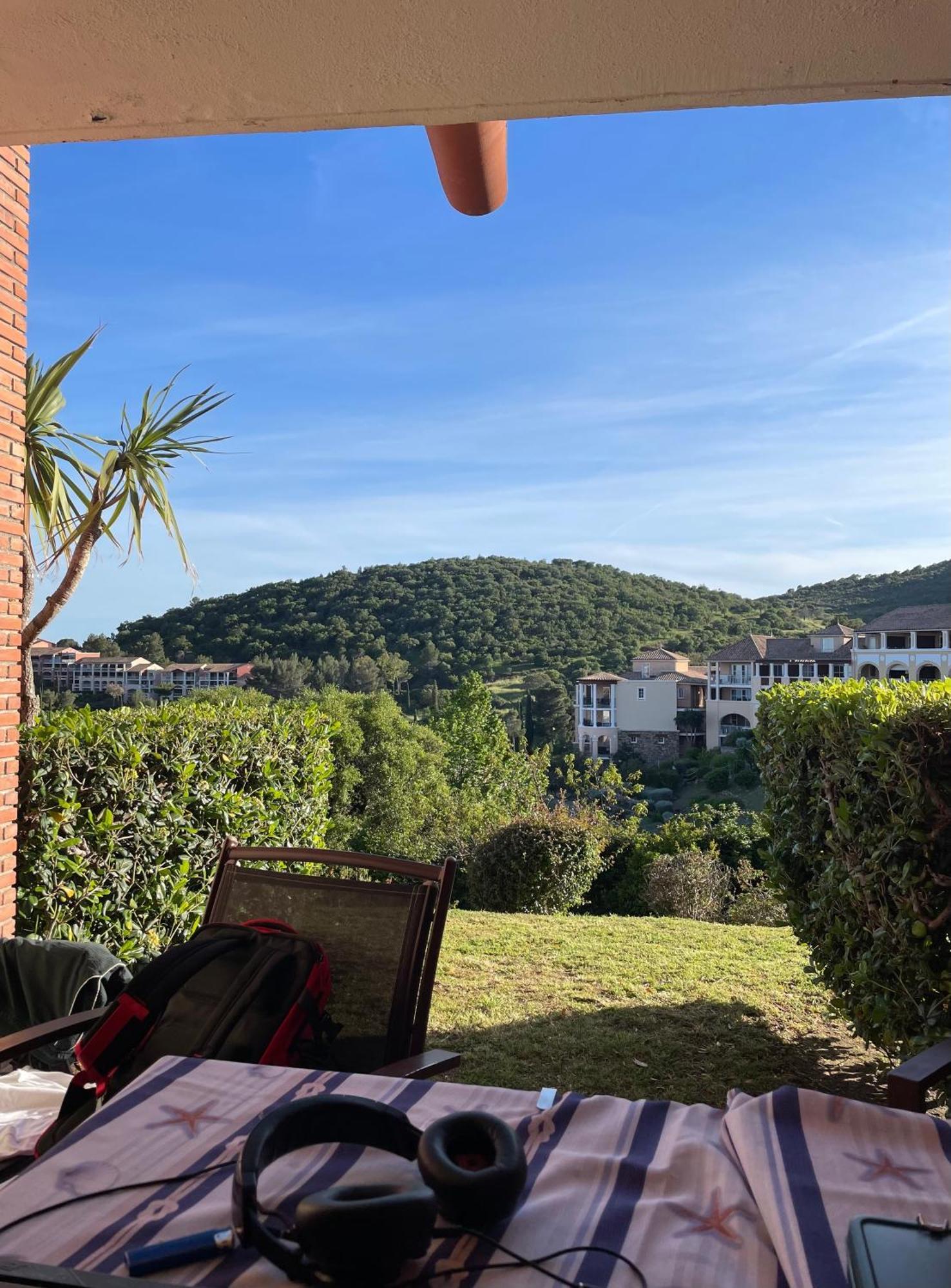 Village Cap Esterel, Piscine, Plage Saint-Raphaël Екстериор снимка