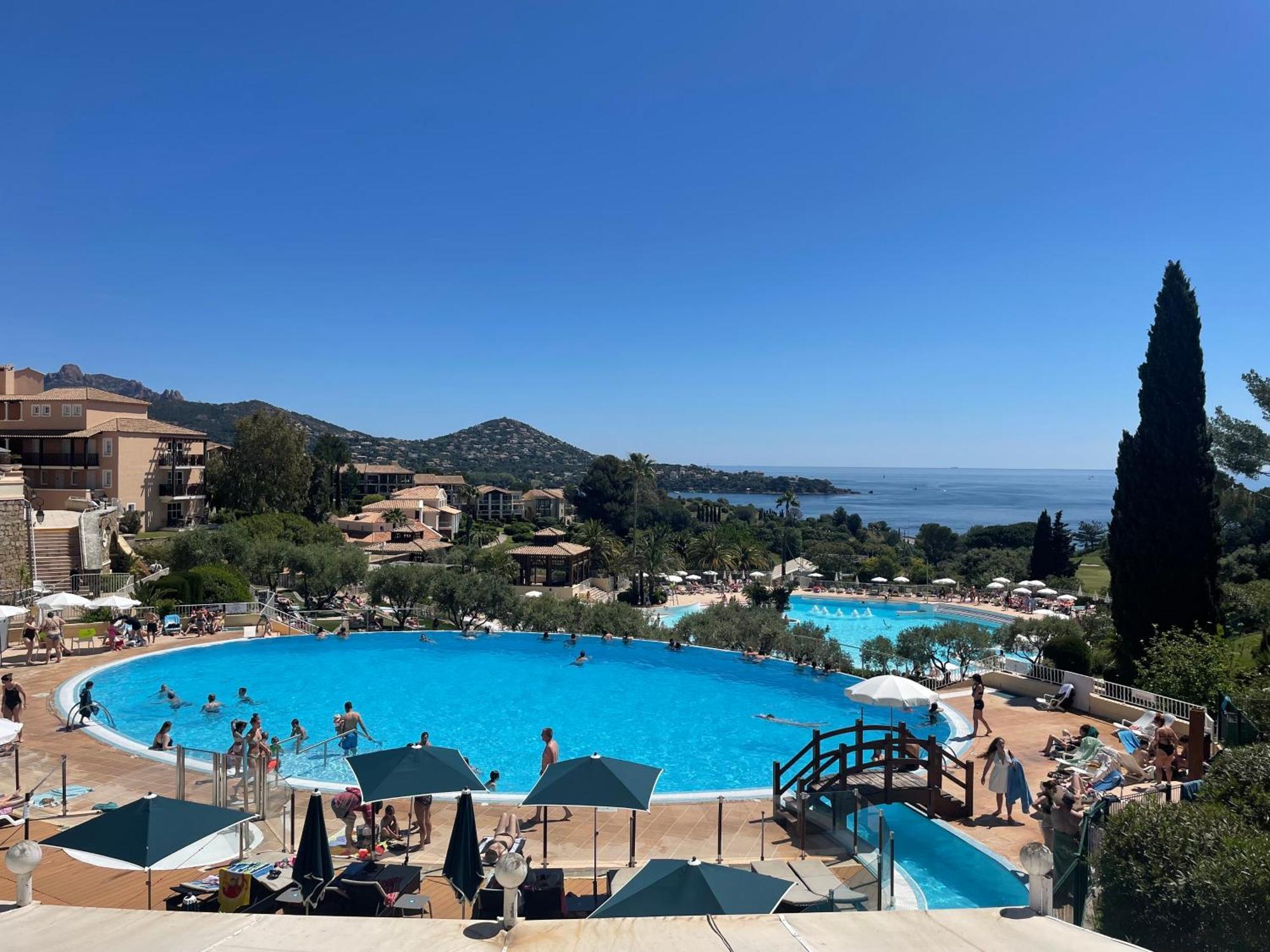 Village Cap Esterel, Piscine, Plage Saint-Raphaël Екстериор снимка