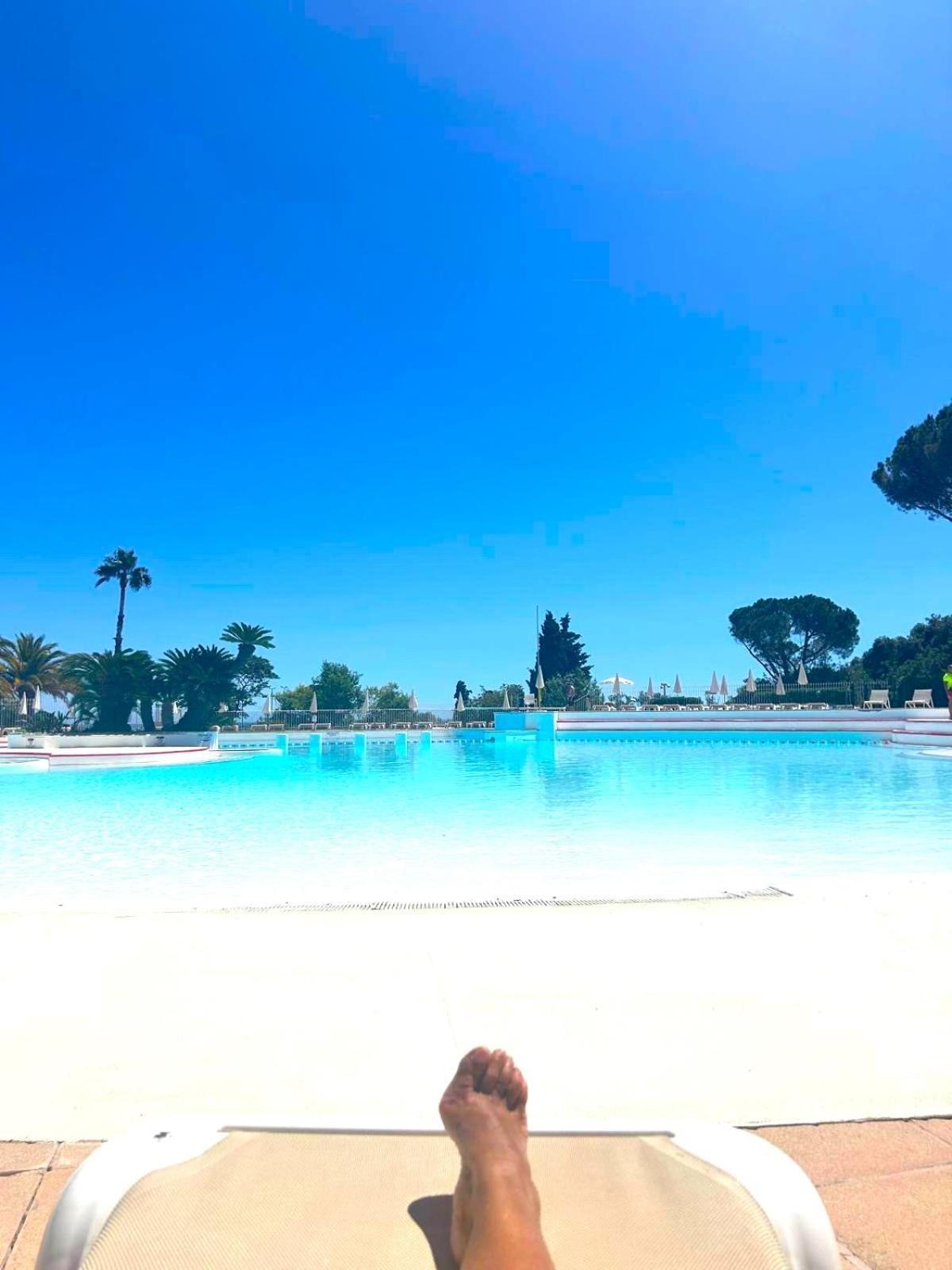 Village Cap Esterel, Piscine, Plage Saint-Raphaël Екстериор снимка