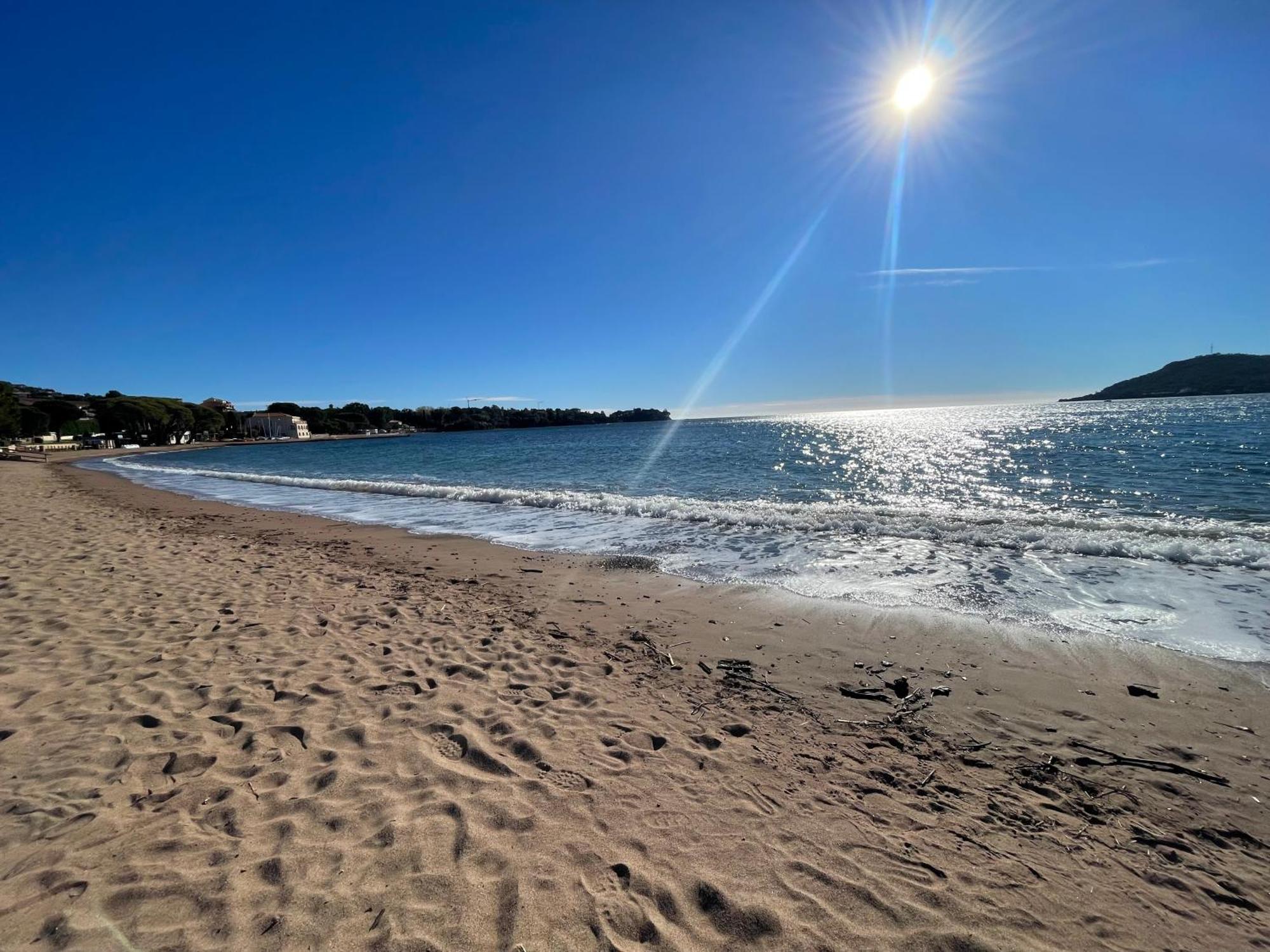 Village Cap Esterel, Piscine, Plage Saint-Raphaël Екстериор снимка