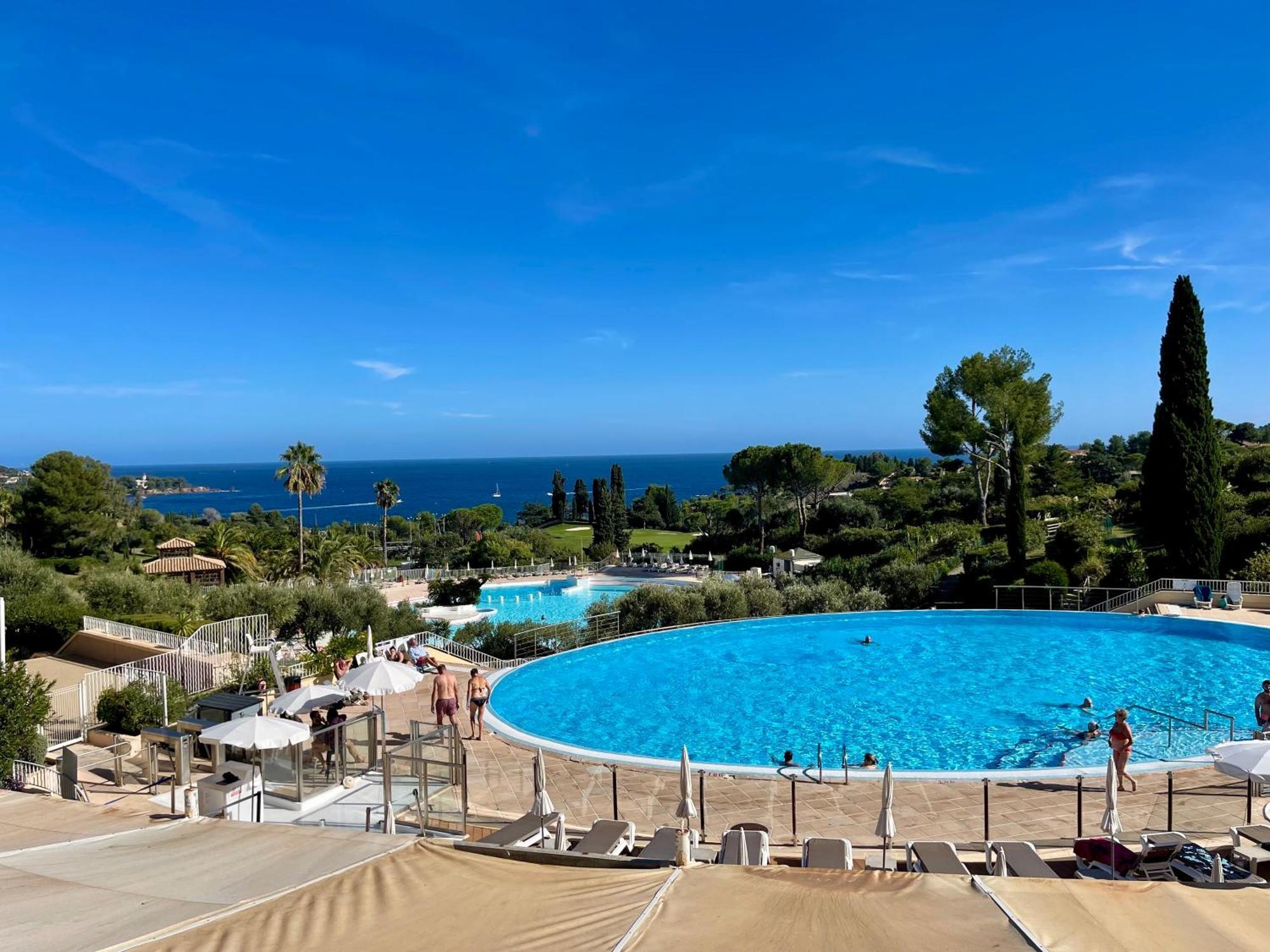 Village Cap Esterel, Piscine, Plage Saint-Raphaël Екстериор снимка