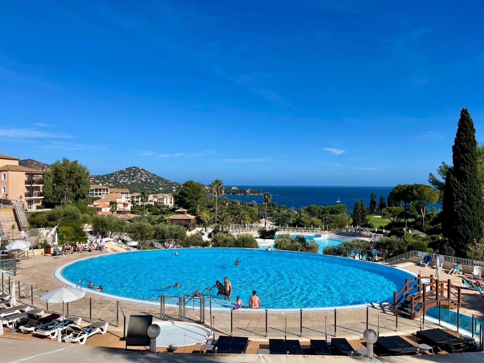 Village Cap Esterel, Piscine, Plage Saint-Raphaël Екстериор снимка